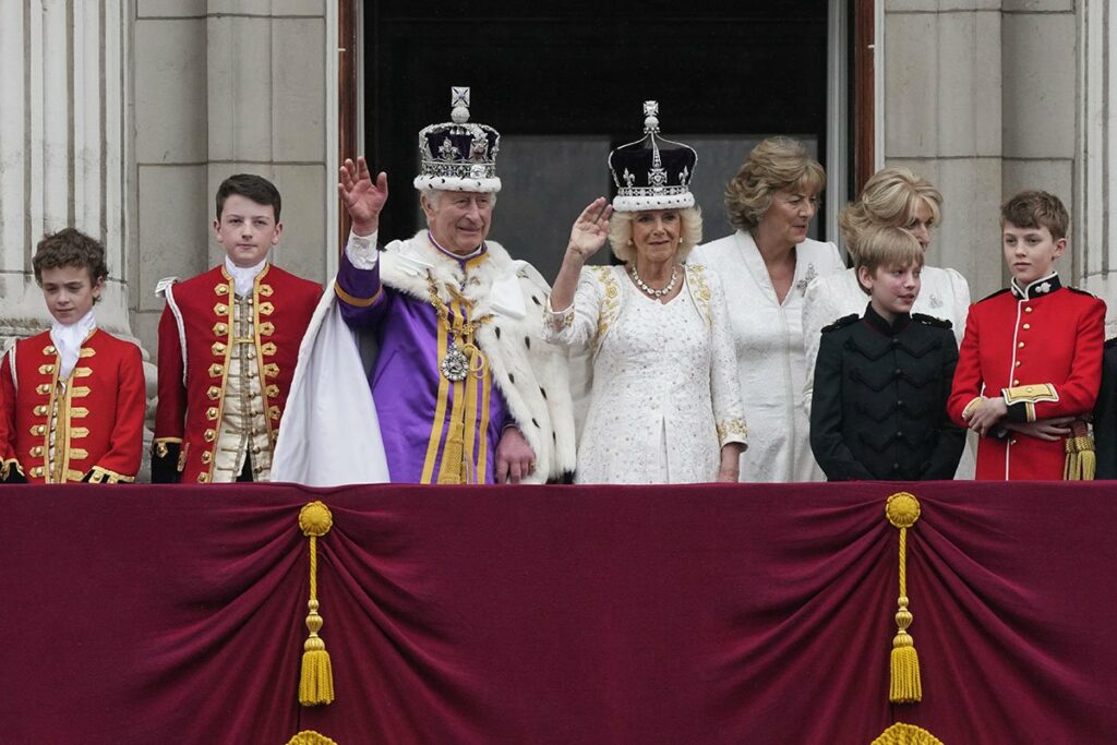 PRINCEZA KEJT ODUŠEVILA SVE: Pogledajte šta su nosili poznati na krunisanju kralja Čarlsa i kraljice Kamile (FOTO)