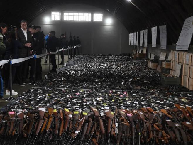 VUČIĆ: Do jutros prikupljeno oko 13.500 komada naoružanja (FOTO/VIDEO)