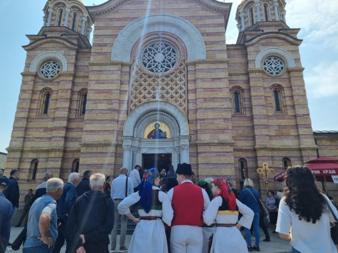 BANJALUKA OBILJEŽILA KRSNU SLAVU: Služena sveta arhijerejska liturgija (FOTO)
