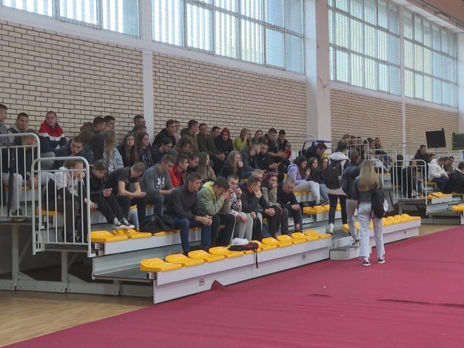 MATURANTI POKAZALI VELIKI INTERES: U Banjaluci promovisana Srednja škola Ministarstva unutrašnjih poslova