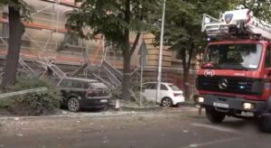 DRAMA U CENTRU ZAGREBA: Srušila se skela, radnici se razbježali (VIDEO)