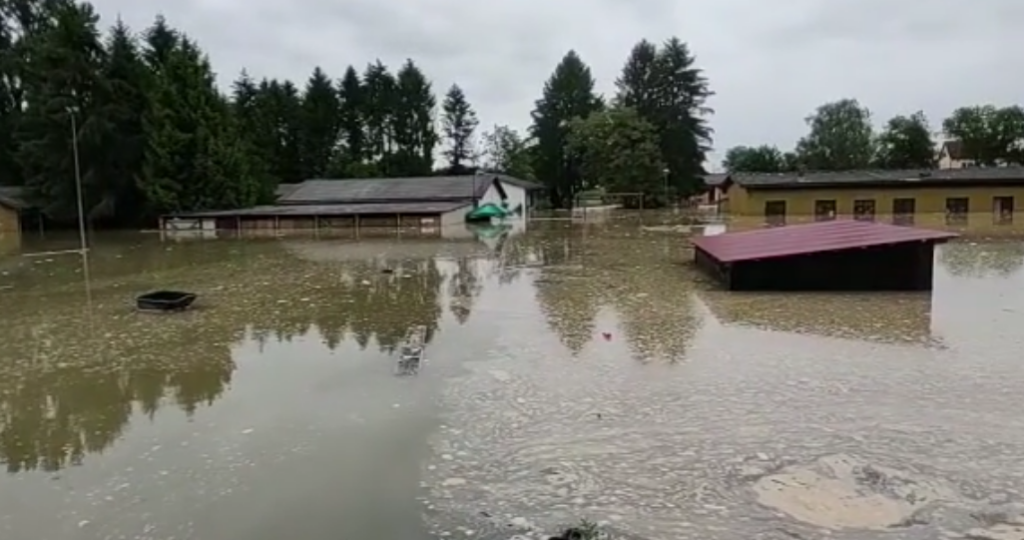 ОСЈЕТАН ПАД ВОДОСТАЈА: Опасност од нових поплава у Хрватској прошла