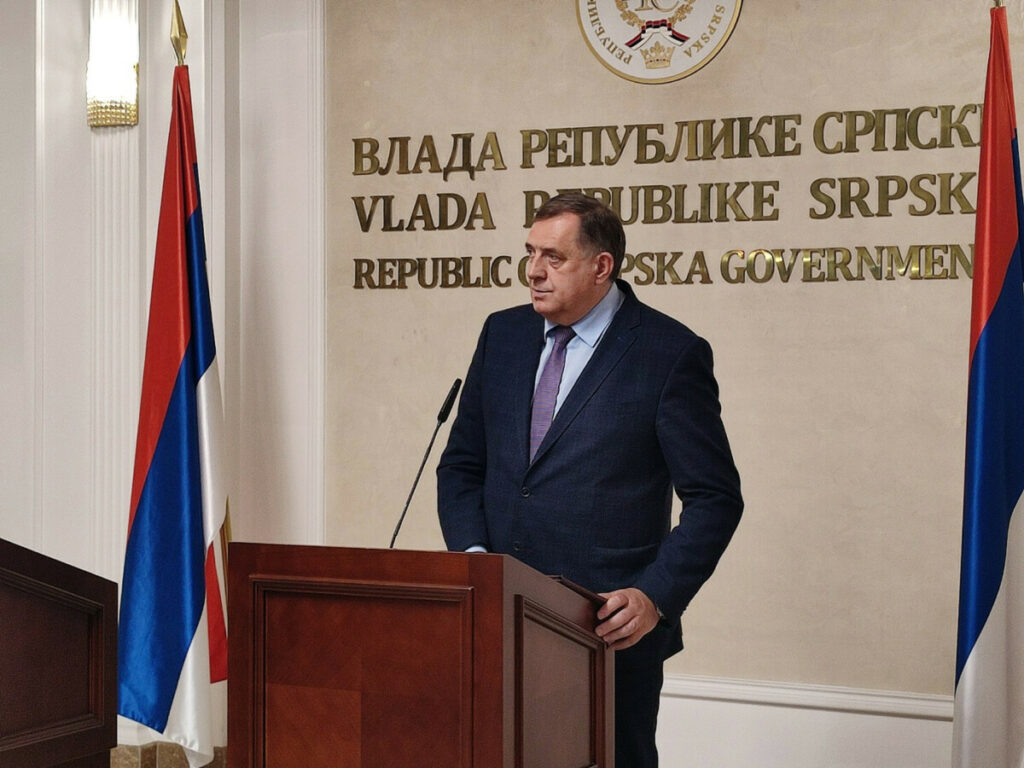 „POSTAO TUMAČ SVEGA I SVAČEGA“ Dodik- Marfi je svoju službu zamislio kao tumaranje od političara do ustavobranitelja