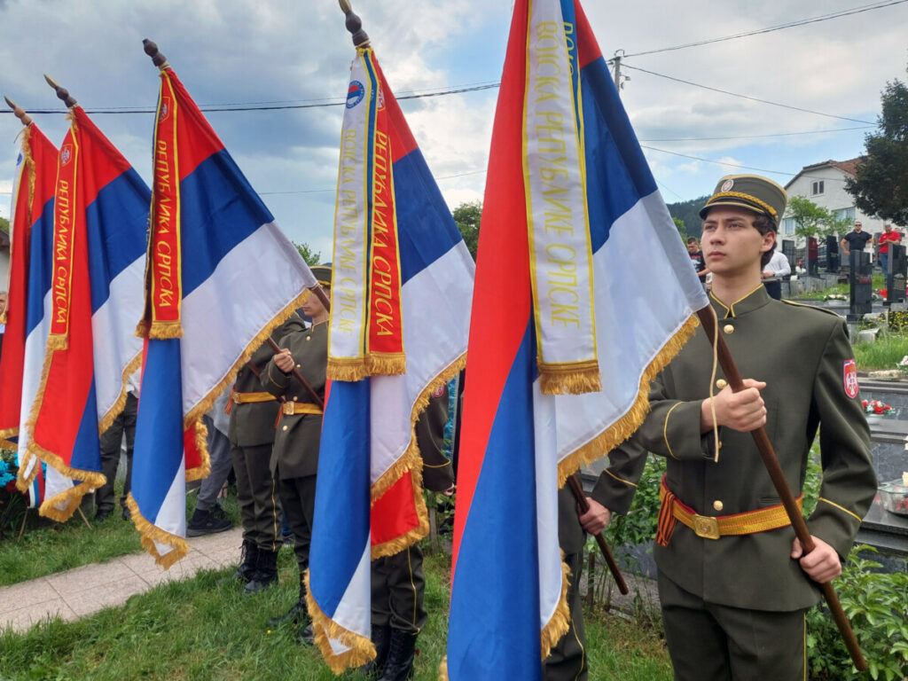 SIMBOL JEDINSTVA DVA NARODA: Veteranima Srpske predat plamen vječne vatre iz Rusije