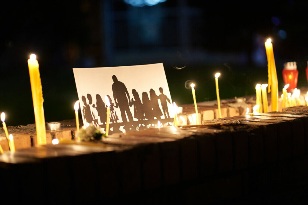 SRBIJA ZAVIJENA U CRNO: Danas sahrane ubijenih u Beogradu i Mladenovcu