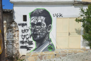 VANDALIZAM U ORAHOVCU: Uništen mural Novaku Đokoviću