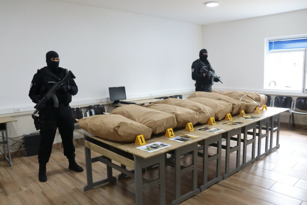 POLICIJA PRONAŠLA 62 KILE SKANKA: Dvojac uhapšen u akciji „Armagedon“ u pritvoru