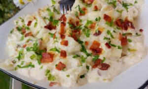 ФАНТАСТИЧНА ПАСТА СА СЛАНИНОМ: Спој укуса који сви обожавају (РЕЦЕПТ/ВИДЕО)