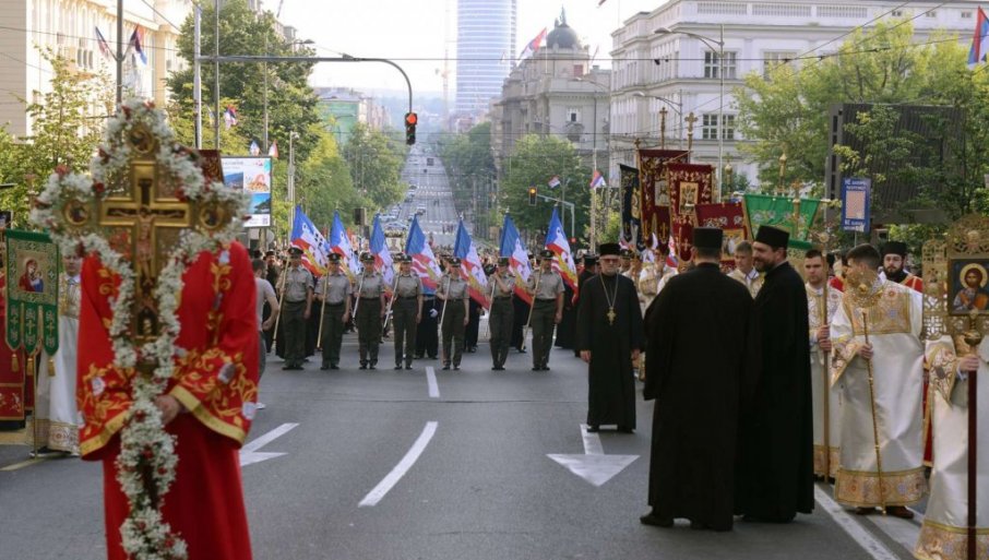 VOJSKA PRATI MOŠTI VLADIKE NIKOLAJA: Kivot episkopa danas će biti ispraćen iz Valjeva za Beograd