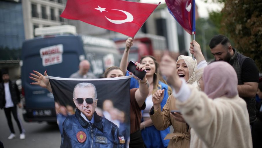 TIJESNI PRVI REZULTATI IZBORA U TURSKOJ: Erdogan vodi sa 53,6 odsto glasova (VIDEO)