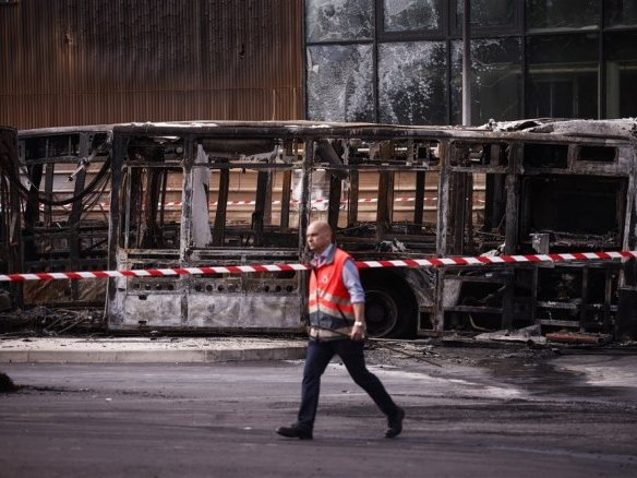 FRANCUSKA: Obustava javnog prevoza zbog nereda