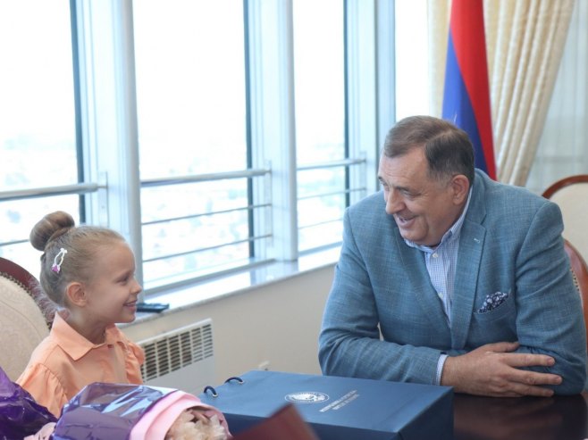 DODIK UGOSTIO MAŠU: Svojim anđeoskim glasom osvojila srca svih u Srpskoj i Srbiji