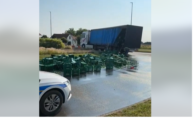 NAPILE SE ULICE: Prevrnula se cisterna kamiona, pivo rasuto po putu (VIDEO)