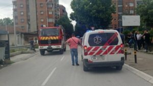 TRAGEDIJA U SRBICI: Djevojčica (15) poginula nakon što je pala sa zgrade