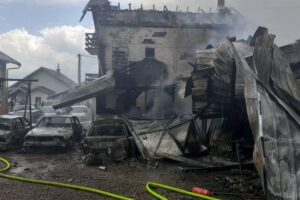 NEISPARAVAN APARAT IZAZVAO VATRENU STIHIJU: Poznat uzrok požara u automehaničarskoj radnji u Prijedoru