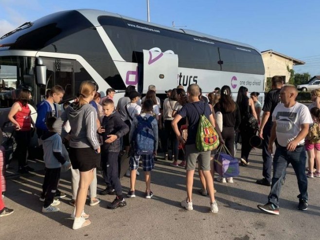 „SOCIJALIZACIJA DJECE SRPSKE“ Šesta smjena mališana otputovala za Bečiće