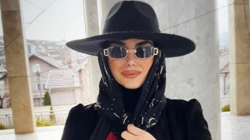 СУПРУГА ПРЕМИНУЛОГ ЗУКОРЛИЋА СЕ ТРАНСФОРМИСАЛА: Белкиса опет дигла буру на друштвеним мрежама (ФОТО)