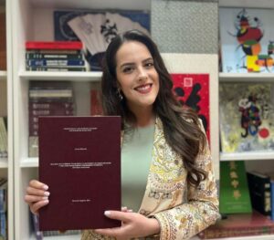 PRVA ŽENA SA TITULOM DOKTORA KINESKOG JEZIKA I KNJIŽEVNOSTI U BiH: Jelena Vujičić „parla“ kao da je iz Pekinga (FOTO)
