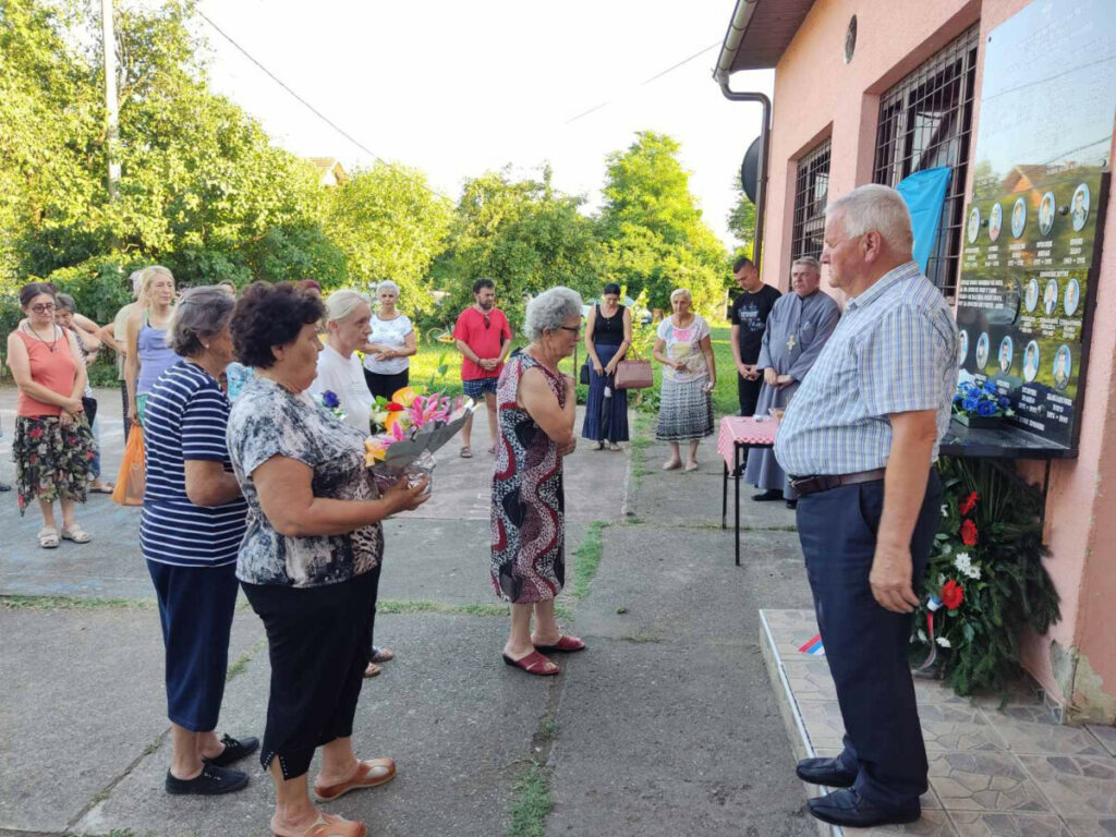 СЈЕЋАЊЕ НА ПРЕМИНУЛЕ БОРЦЕ И ЦИВИЛЕ: Служен парастос у Доњој Црквини (ФОТО)