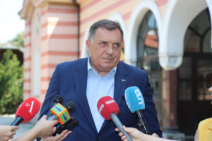 BIO POLITIČKI MARGINALAC I OSTAĆE: Dodik odgovorio Crnatku na optužbe