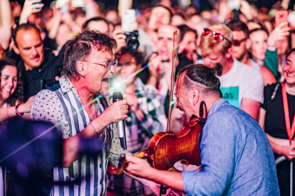 SLUŠAJ NEMANJA, DA TI NEŠTO KAŽEM: Džiboni se u Beogradu obratio mladiću u publici: