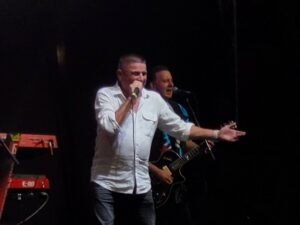 „TA ZEMLJA SE NE PRODAJE, SRPSKA BILA I OSTAJE“: Baja Mali Knindža stihovima podsjetio na jedinstvo srpskog naroda, komentari samo pljušte (VIDEO)