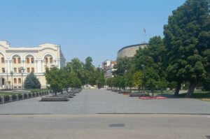 САХАРСКИ ПИЈЕСАК + ВИСОКЕ ТЕМПЕРАТУРЕ: Паклене врућине у Српској, љекари упозоравају на опрез