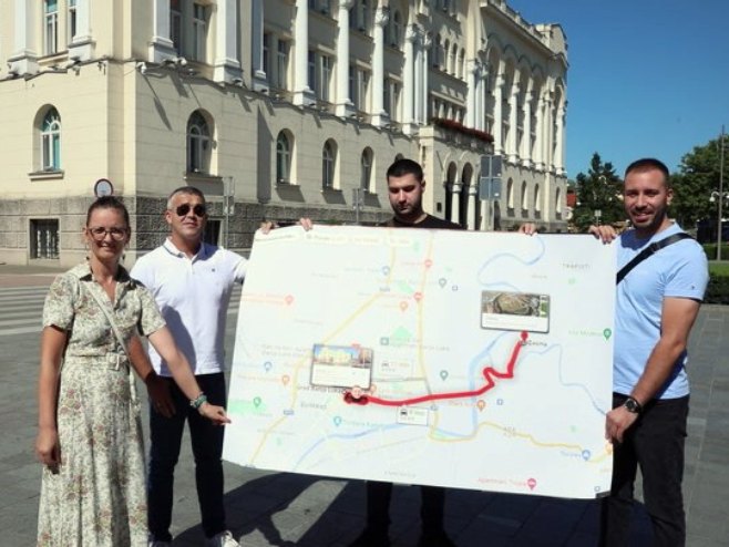 MJEŠTANI ČESME ISPRED GRADSKE UPRAVE: Traže rekonstrukciju glavne saobraćajnice, predali mapu puta