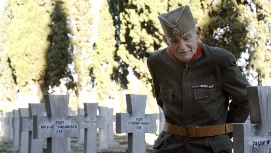 „ЗЕЈТИНЛИК ЈЕ ДОБИО ЈОШ ЈЕДНОГ ХЕРОЈА“: Патријарх Порфирије се опростио од дједа Ђорђа, чувара српског војничког гробља