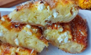 TRADICIONALNI RECEPT ZA GIBANICU: Trik sa prelivom zbog kojeg bude sočna i duplo naraste