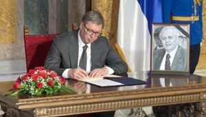 „NEKA MU JE VJEČNA SLAVA“ Vučić na komemoraciji bivšem predsjedniku Srbije Milanu Milutinoviću (FOTO)