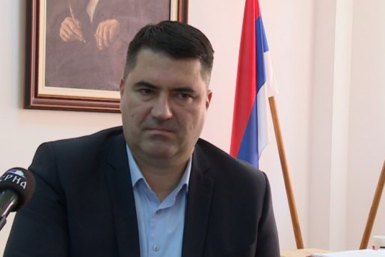„BEĆIROVIĆ I KOMŠIĆ DOKONI, NE BAVE SE DIPLOMATIJOM“: Vujičić osudio ponašanje političara iz Sarajeva