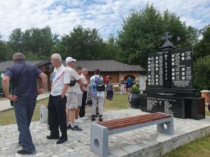 VJEČNO SJEĆANJE NA SRPSKE ŽRTVE: U Zavidovićima podignut spomenik za poginule borce i civile