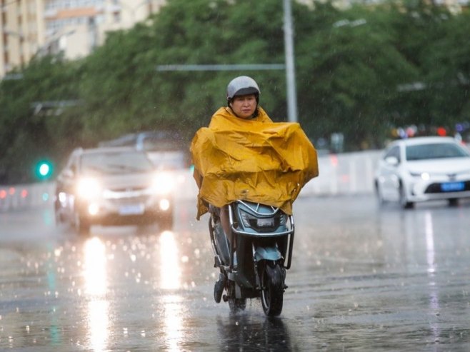 СТРАШНО НЕВРИЈЕМЕ: У Пекингу најобилније кише у посљедњих 140 година