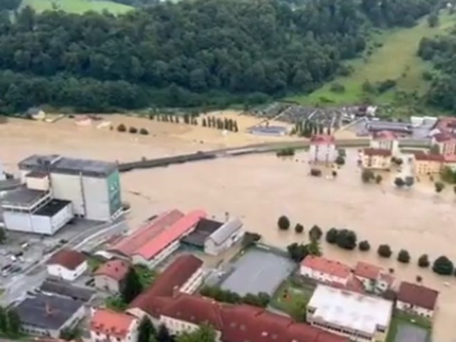 SLOVENIJA: Evakuacija u Celju, Laško odsječeno; Vojska objavila snimke poplavljenih područja (FOTO)