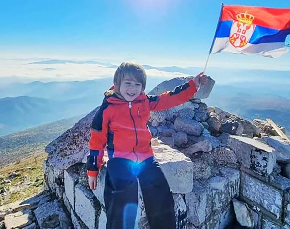 NEVJEROVATAN USPJEH DJEČAKA IZ SRBIJE: Ognjen (5) je najmlađe dijete koje je osvojilo Kilimandžaro (VIDEO)