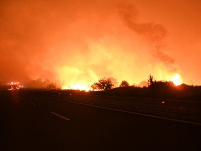 BUKTE POŽARI U GRČKOJ: Izgorjelo više od 400.000 hektara zemlje (VIDEO)