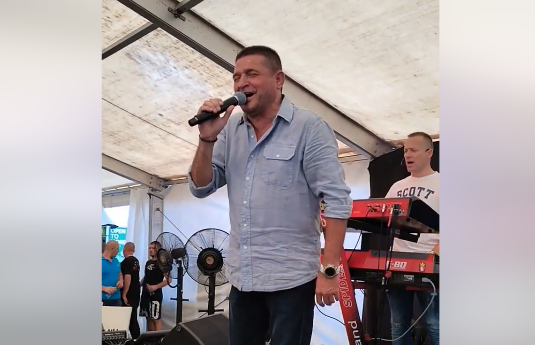 „KUMČE NIJE DUGME“ Dodik pod šatorom Baje Malog Knindže na Manjači (VIDEO)