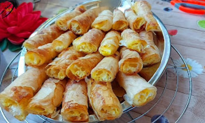 HRSKAVE ROLNICE SA SIROM: Kad zagrizete, istope se – prava fantazija ukusa (RECEPT/ VIDEO)