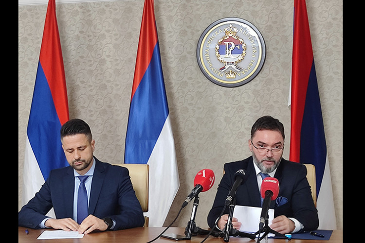 КОШАРАЦ ПОСЛАО ЈАСНУ ПОРУКУ: Представници Српске спремни да напусте заједничкe институцијe ако Шмит настави да провоцира