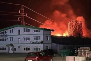 BUKTINJA U BIHAĆU: Izgorjeli pomoćni objekti fabrike