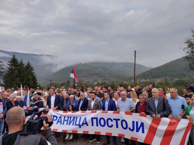„GRANICA POSTOJI“ – SKUPOVI U FOČI U RIBNIKU: Ne damo Srpsku, ne damo predsjednika
