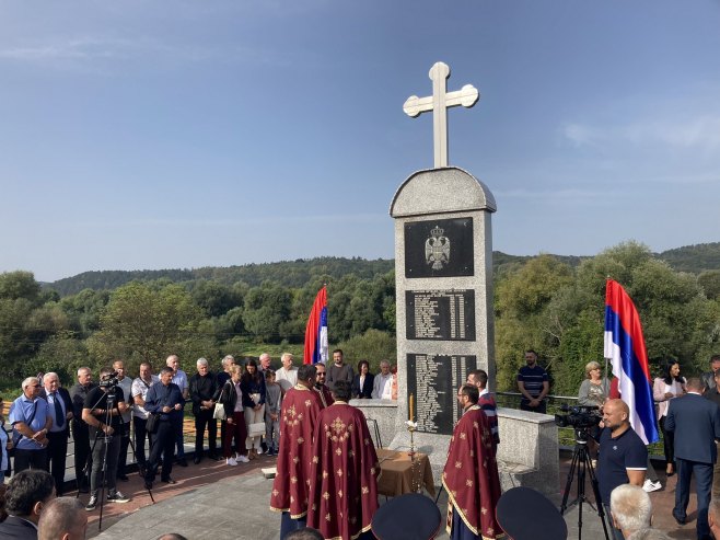 NOVI GRAD: Obilježavanje 28 godina od odbrane zapadnih granica Srpske (FOTO)