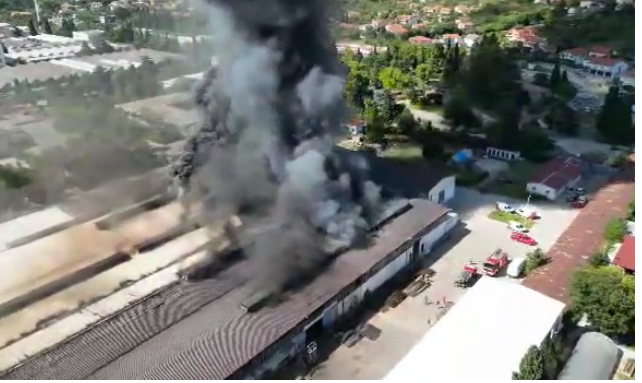 ВАТРА ПОД КОНТРОЛОМ: Откривено шта је узрок пожара у фирми у Мостару