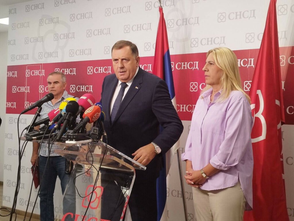 „ШМИТ СХВАТИО ДА НИЈЕ ДОБРО ДОШАО“ Додик поручио да је добро што Нијемац није дошао