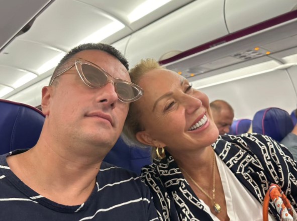 АНДРИЈА МИЛОШЕВИЋ И ЛЕПА БРЕНА ЗАВРШИЛИ У АВИОНУ: Пјевачица открила дугогодишњу тајну из каријере и одушевила глумца