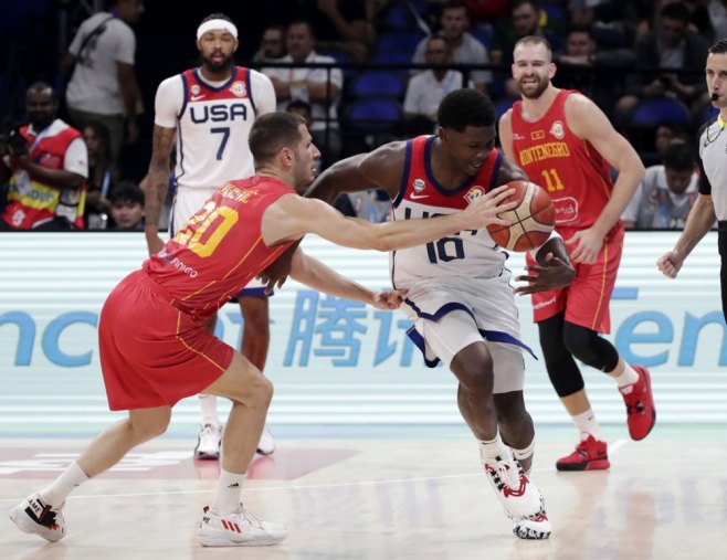 CRNA GORA NAMUČILA AMERE: „Đetići“ odigrali utakmicu za pamćenje na Mundobasketu