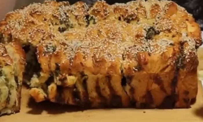 RECEPT STAROG PEKARA: Probajte nikad ukusniji hljeb sa bijelim lukom (VIDEO)