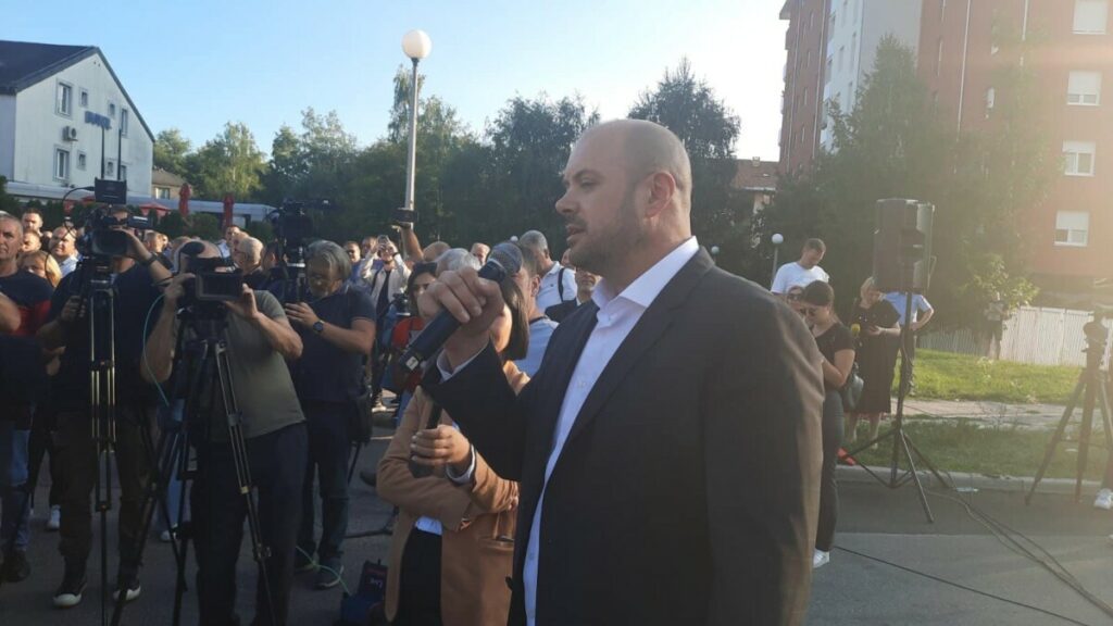 РАДАНОВИЋ ПОРУЧИО ИЗ ИСТОЧНОГ САРАЈЕВА: Ми смо за мир, али не дозвољавамо удар на институције Српске
