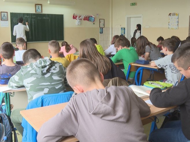 U KLUPAMA 118.000 UČENIKA: Počela nova školska godina u Srpskoj